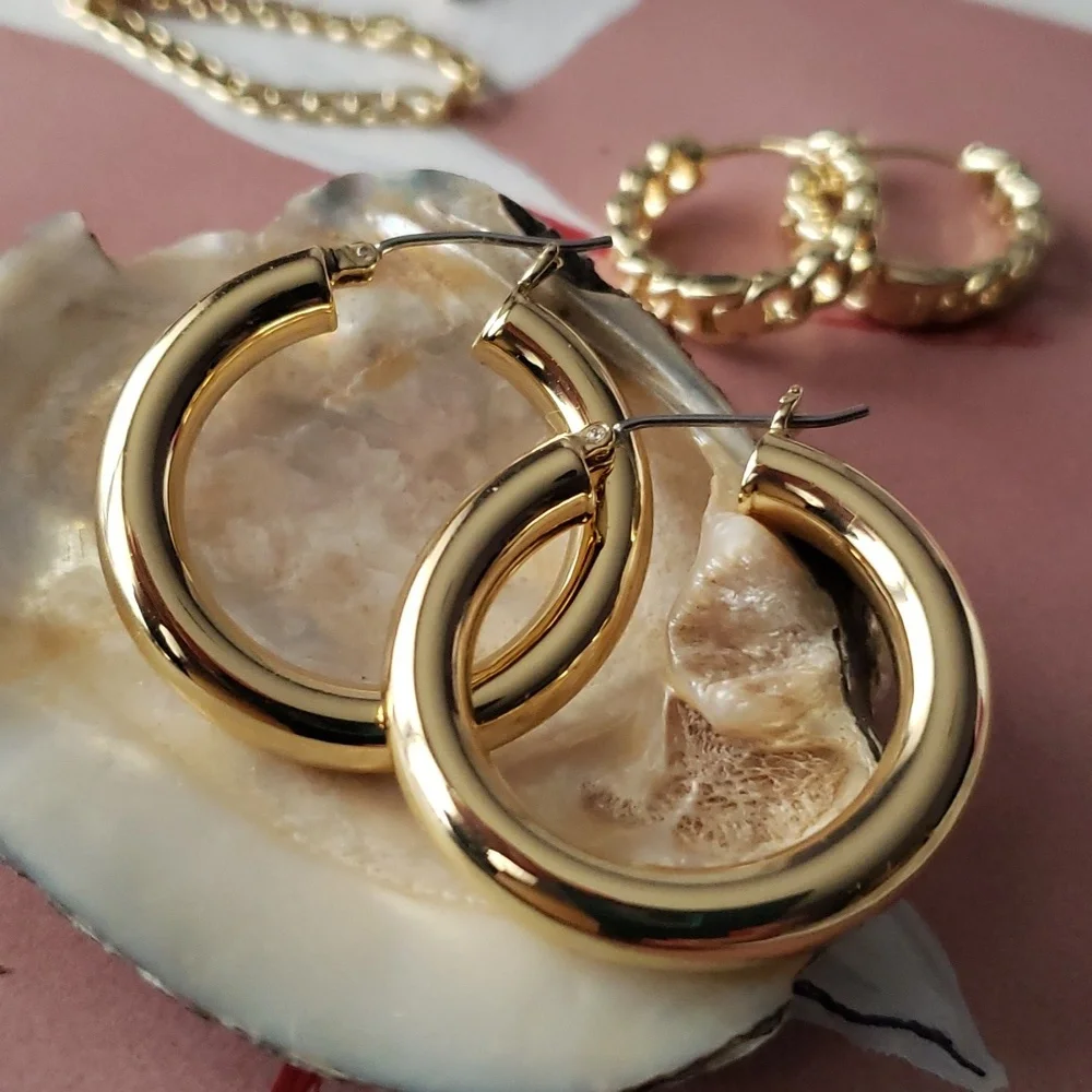 HOUSE OF HARLOW 14K Gold-Plated Hoop Earrings - Picture 7 of 8